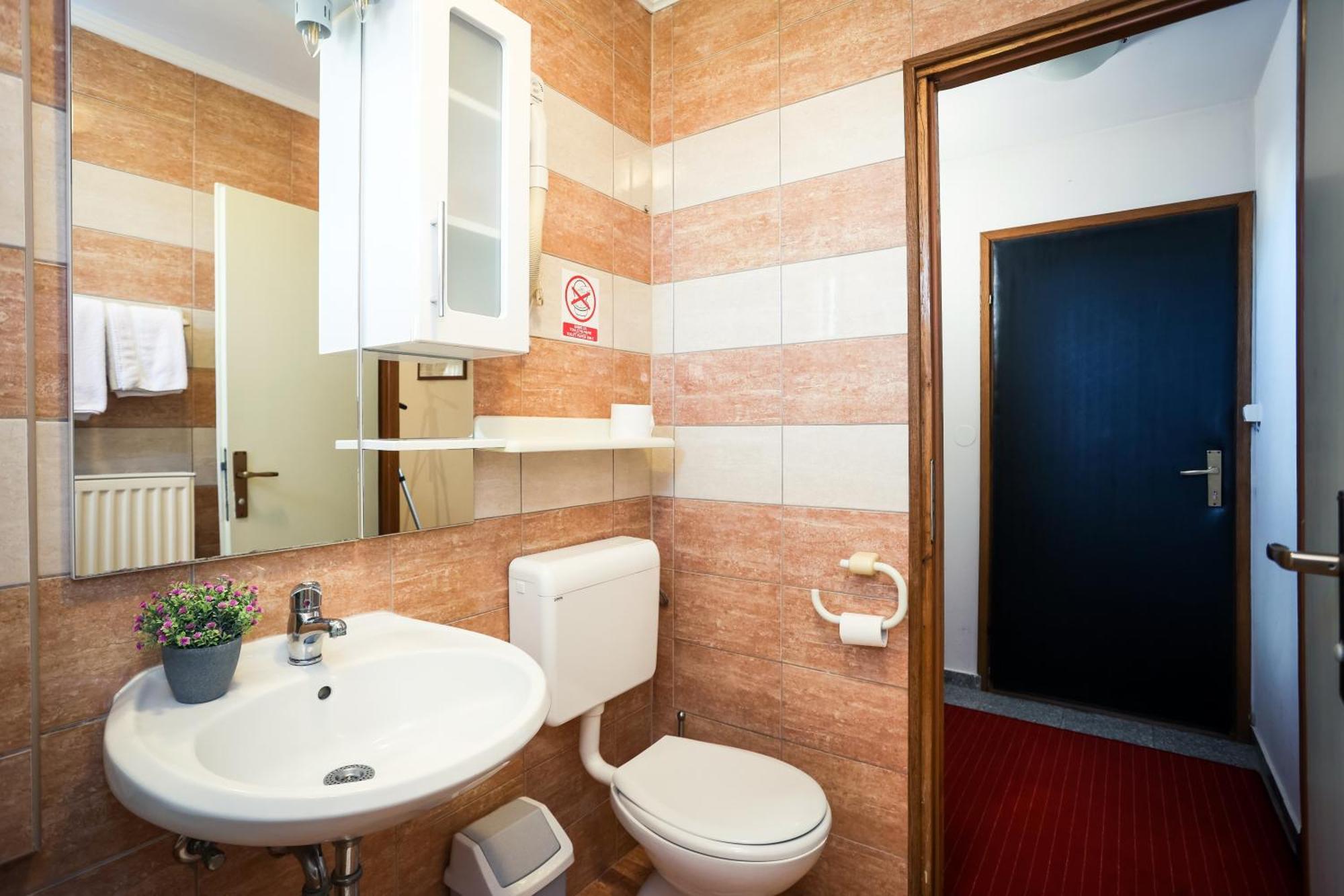 Hotel Garten Slavonski Brod Exterior foto